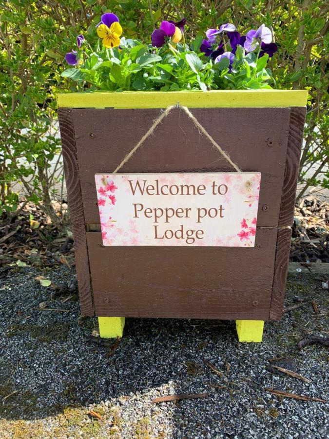 Pepper Pot Lodge Knaresborough Exterior photo